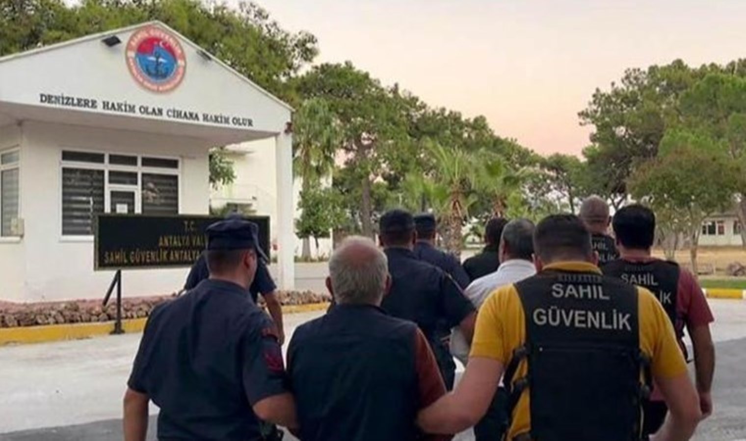 Balıkçı barınağına "yolsuzluk" operasyonu: 7 gözaltı - Son Dakika Türkiye Haberleri