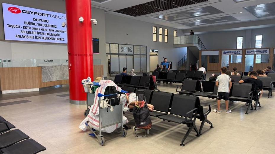 Mersin-Girne Feribot Seferleri Geçici Olarak Durduruldu