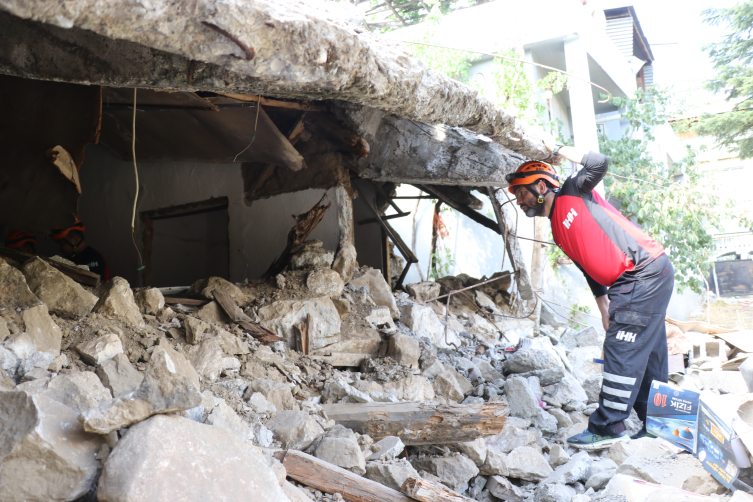 Mersin'de 4 ili kapsayan deprem tatbikatı yapıldı