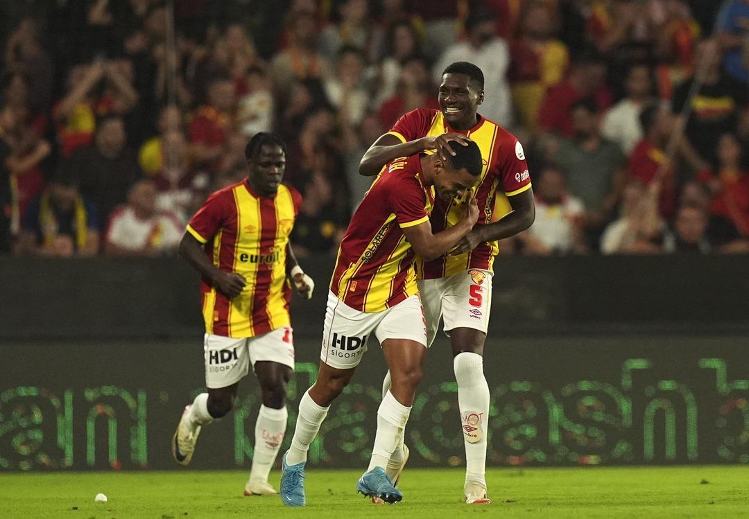 Son dakika: Beşiktaş İzmir'de şişirilmiş! Gönepe siyah beyaz yenildi 3-0 2