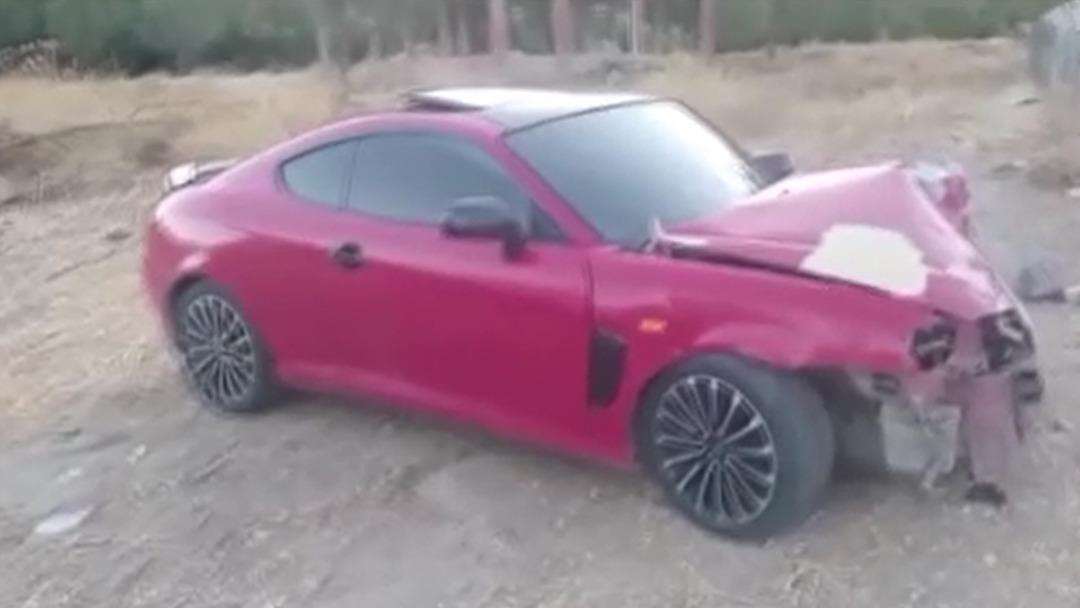 Antalya'da iki arabanın çarpıştığı kazada 1 ağır 4 kişi yaralandı 2