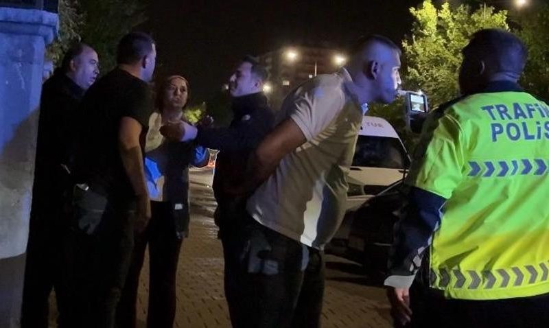 Alkollü Sürücü Evinin Önünde Yakalandı ve Yüklü Para Cezasıyla Karşılaştı