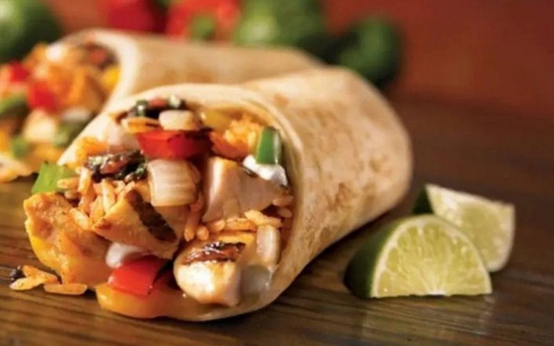 Meksika Mutfağının Zengin ve Doyurucu Lezzeti: Tavuklu Burrito Tarifi