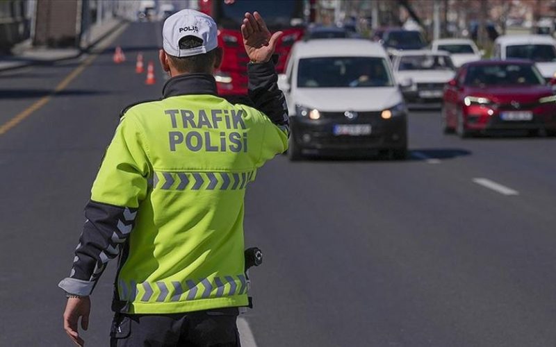 İstanbul'da bu gece bazı yollar trafiğe kapatılacak: İşte kapalı yollar ve alternatif güzergahlar