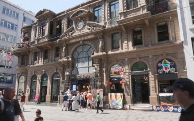Çiçek Pasajı'nda Afiş ve Reklam Tartışması Gündemde