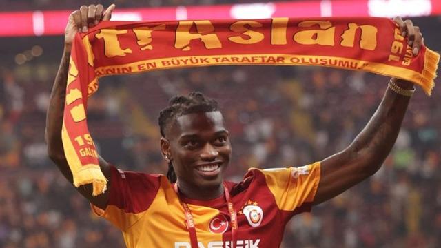 Galatasaray'ın Yeni Transferi Rafael Leao İçin Şaşırtan İddia ve Maç Sonu Olayları